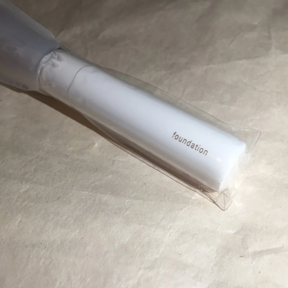 La Mer foundation brush Authentic
